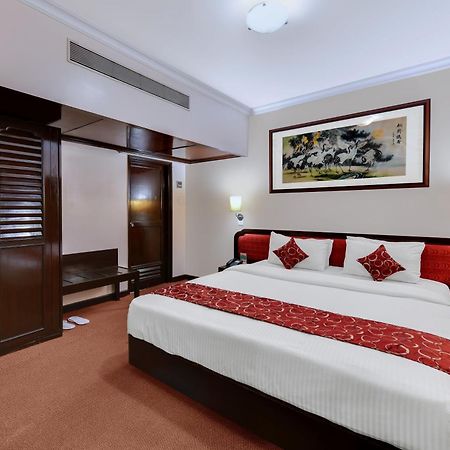 Quality Inn Regency, Nashik Buitenkant foto