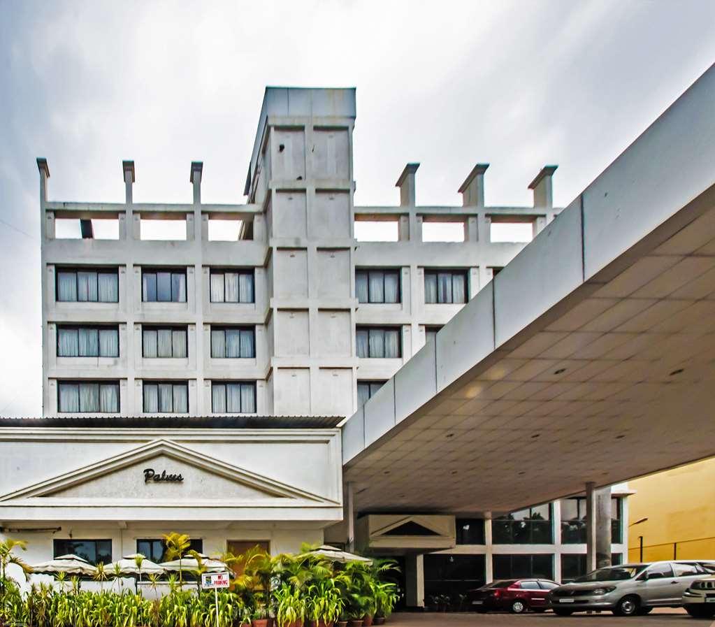 Quality Inn Regency, Nashik Buitenkant foto