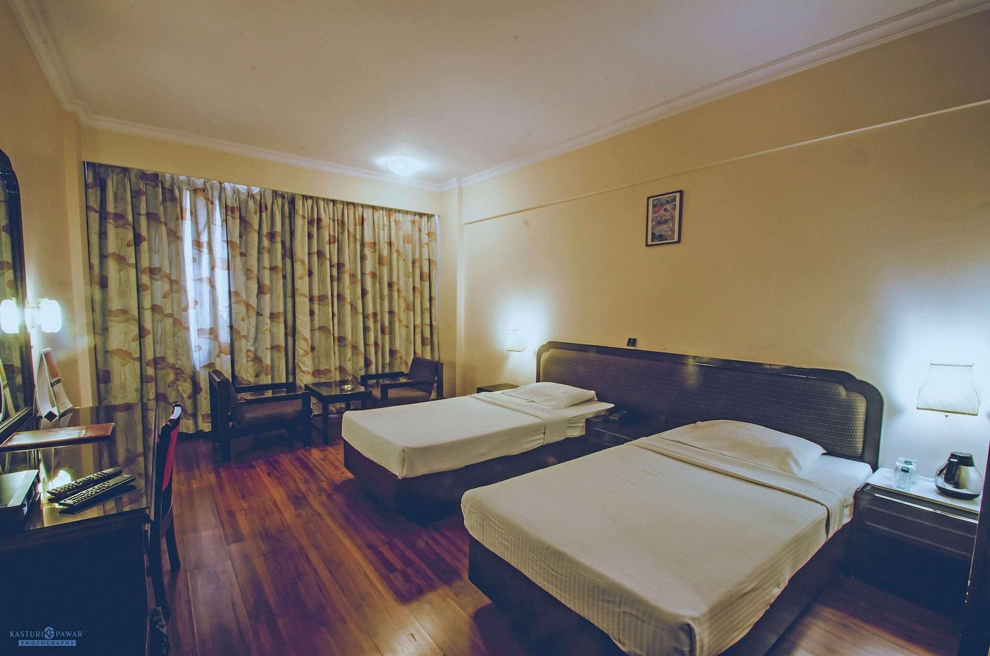 Quality Inn Regency, Nashik Buitenkant foto