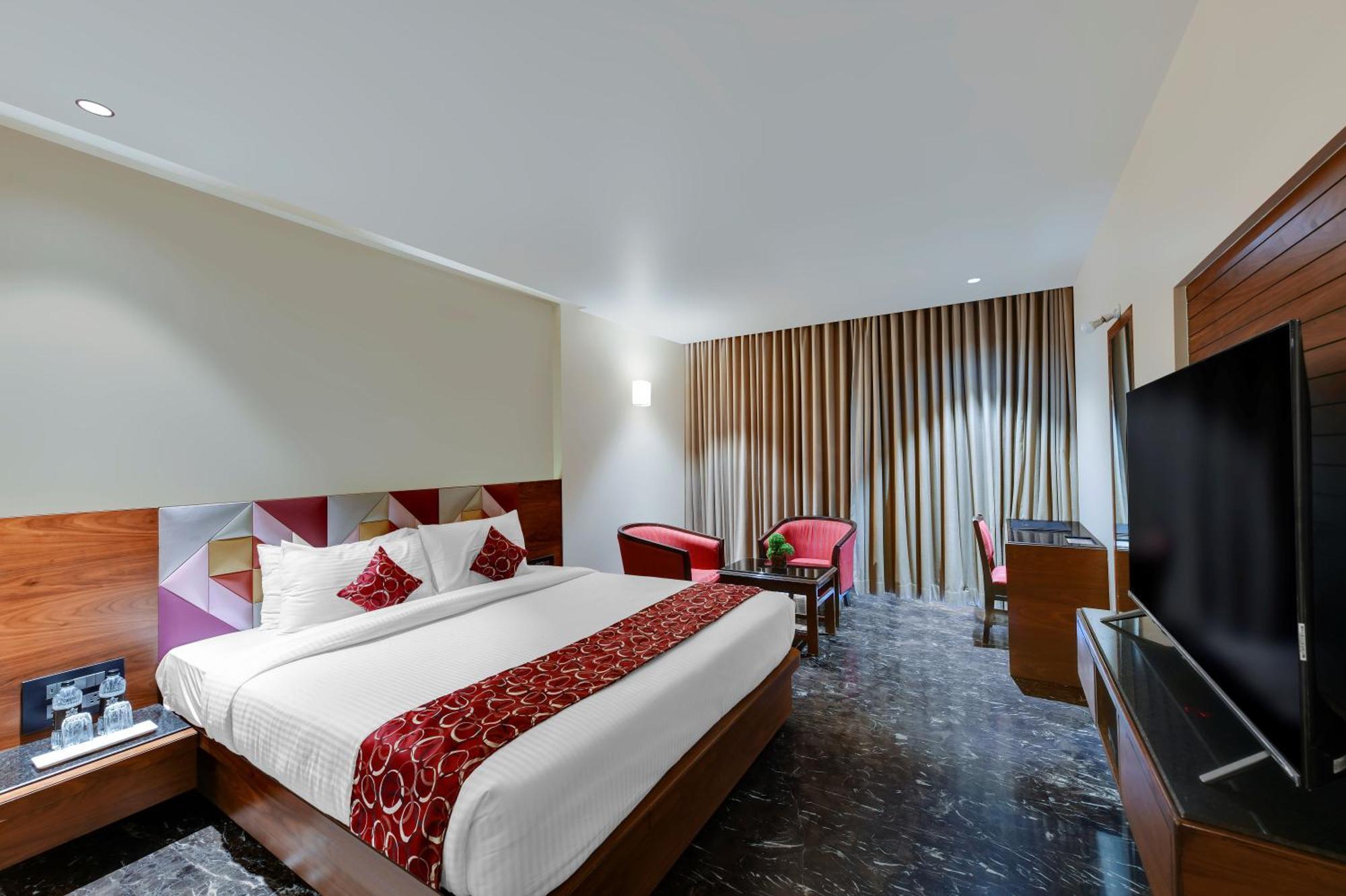 Quality Inn Regency, Nashik Buitenkant foto