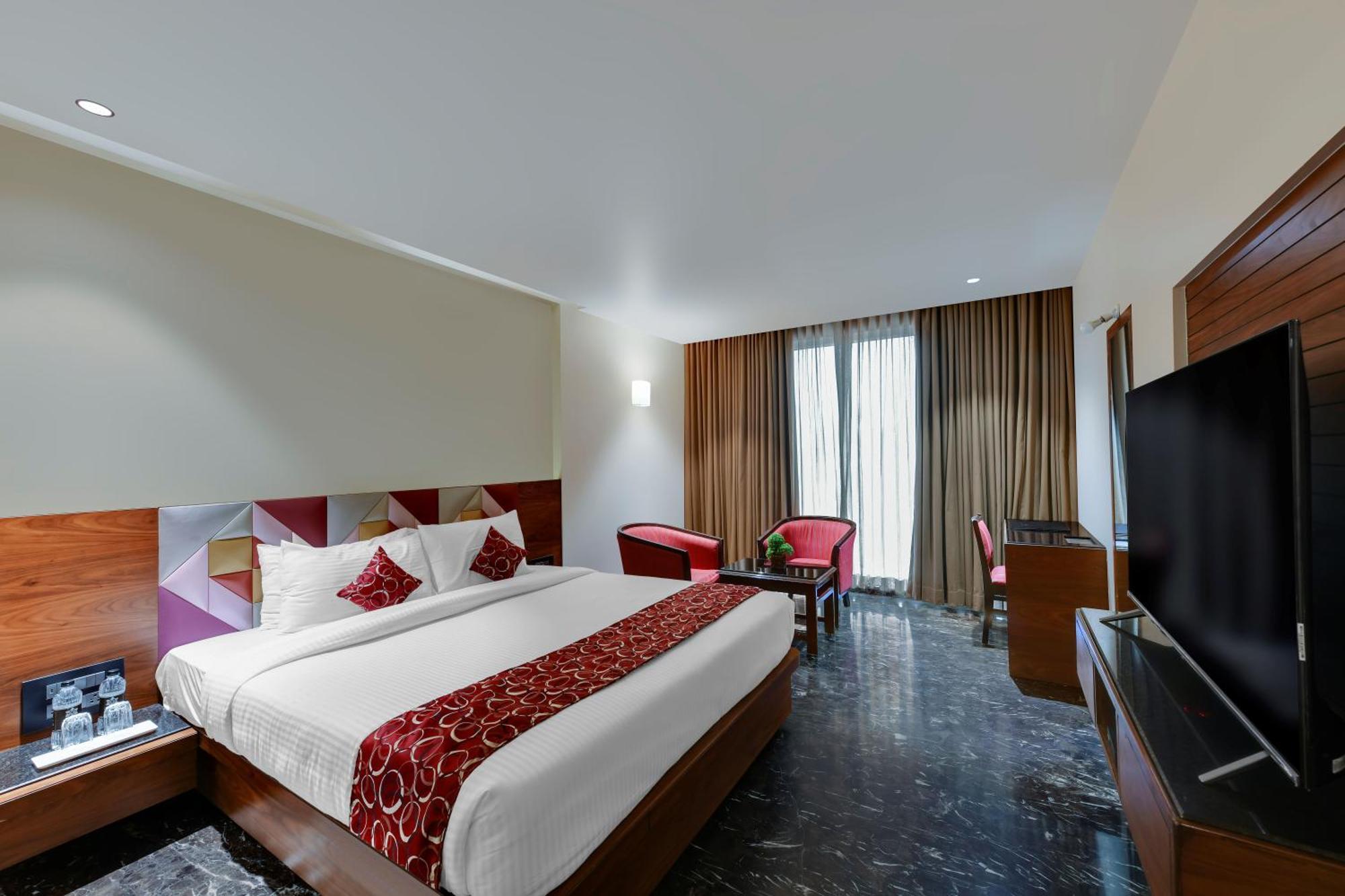 Quality Inn Regency, Nashik Buitenkant foto