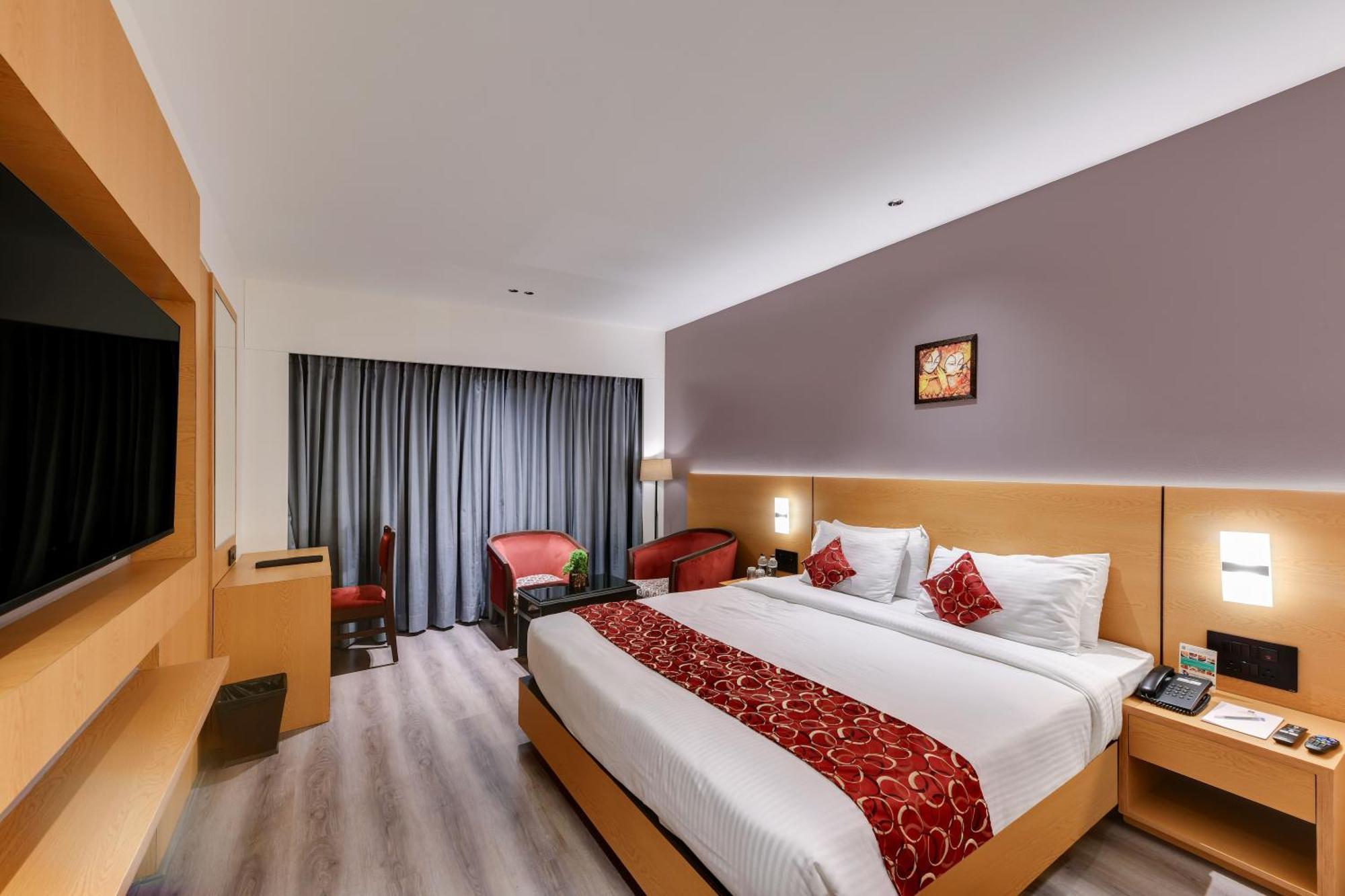 Quality Inn Regency, Nashik Buitenkant foto