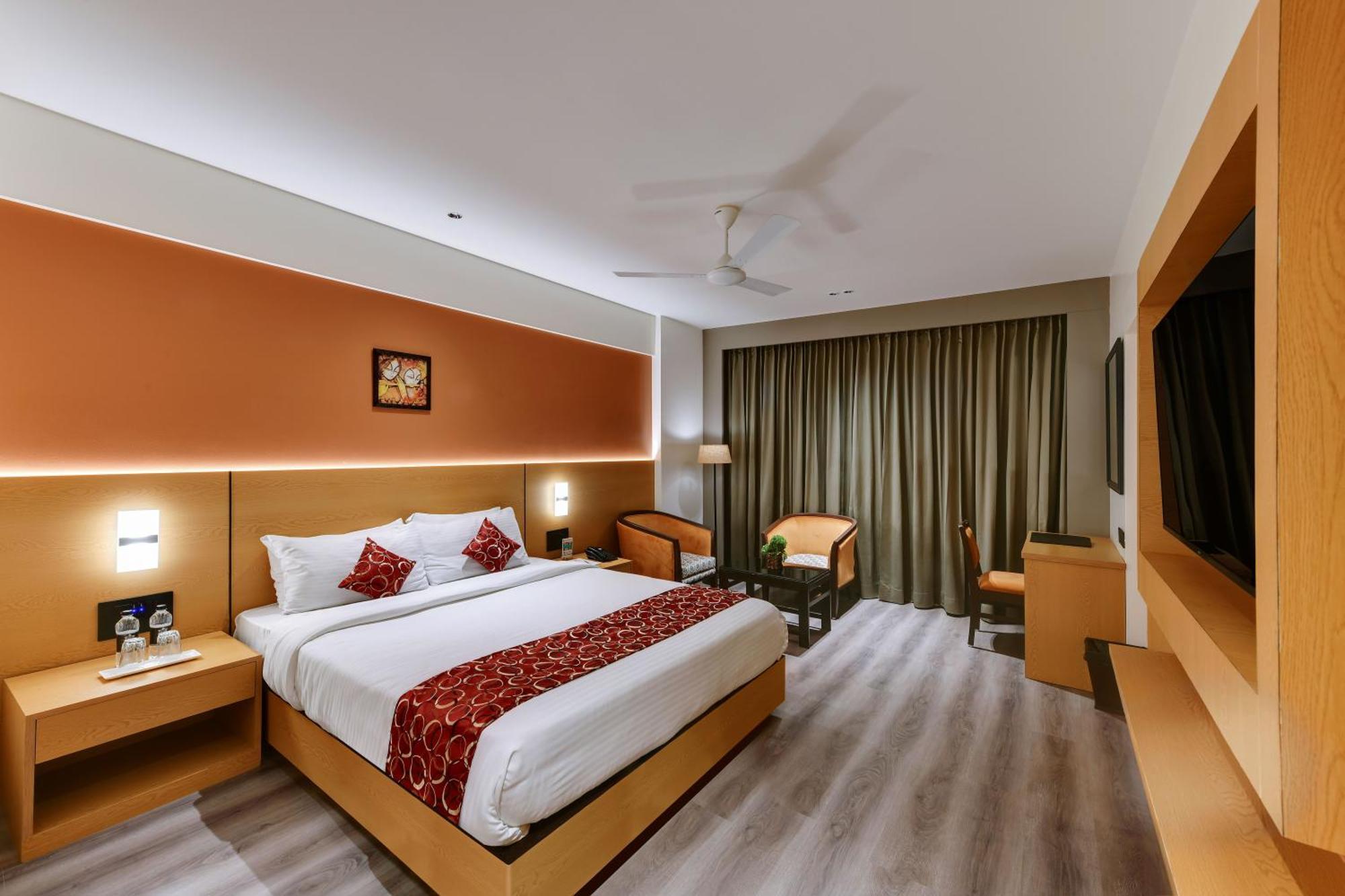 Quality Inn Regency, Nashik Buitenkant foto