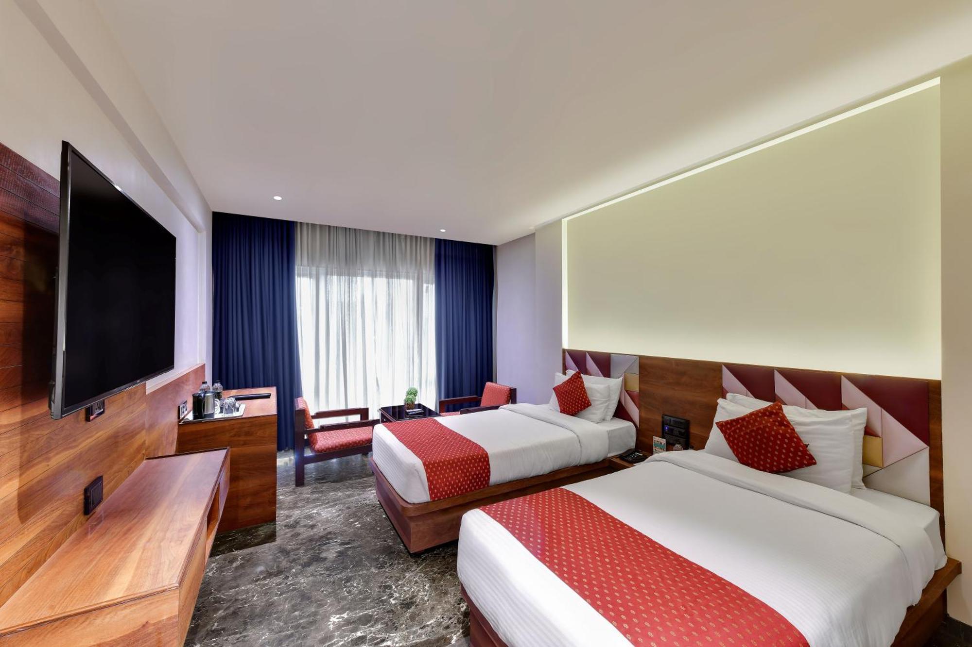 Quality Inn Regency, Nashik Buitenkant foto