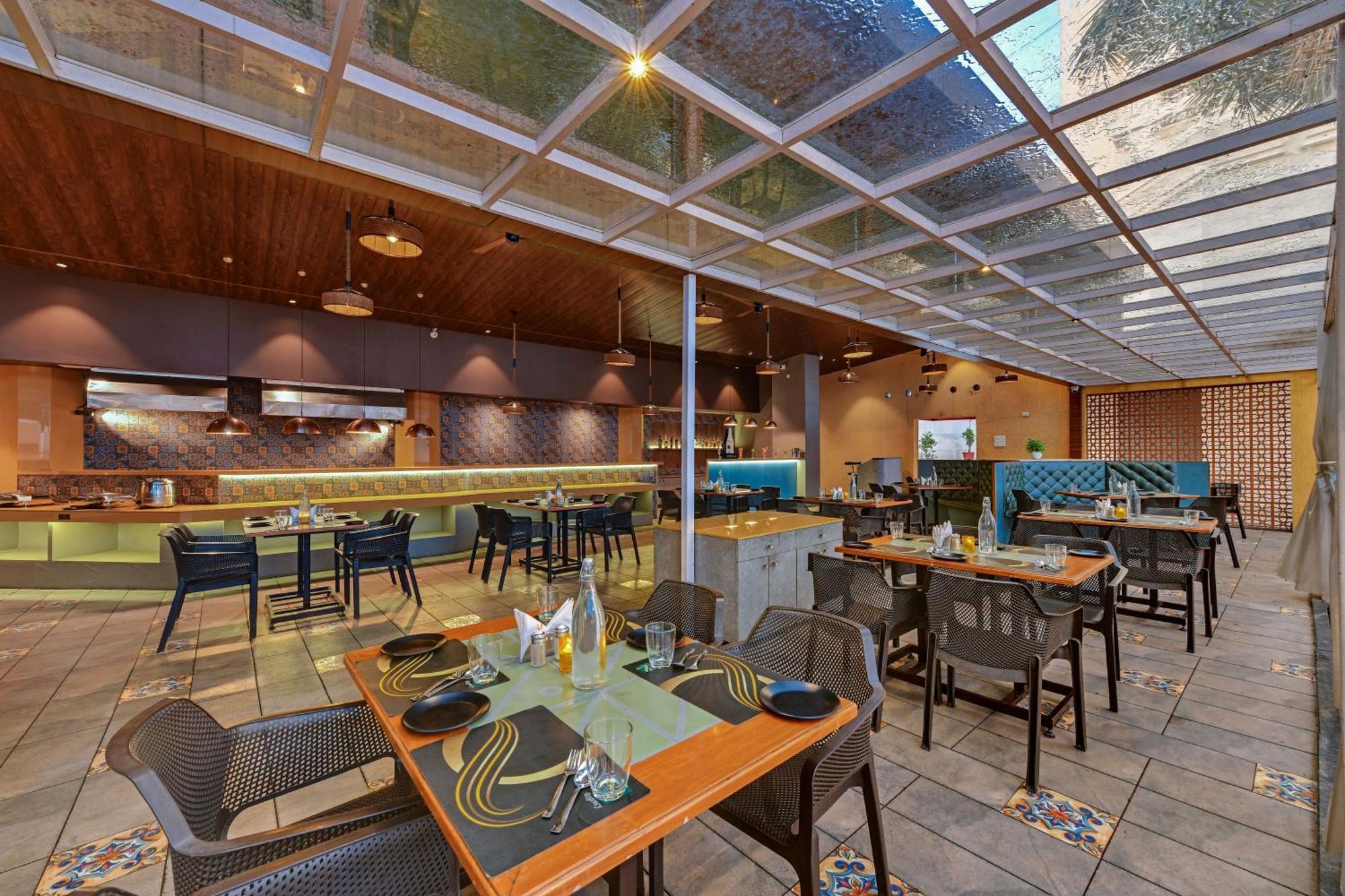 Quality Inn Regency, Nashik Buitenkant foto