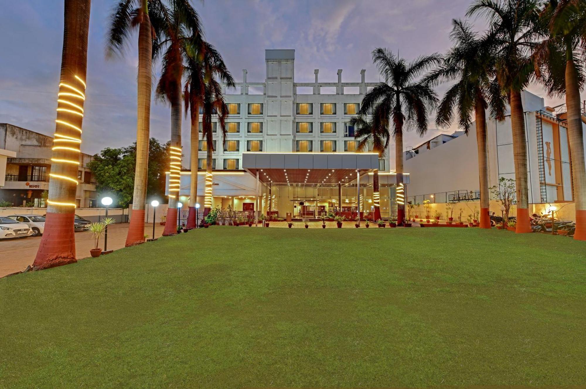 Quality Inn Regency, Nashik Buitenkant foto