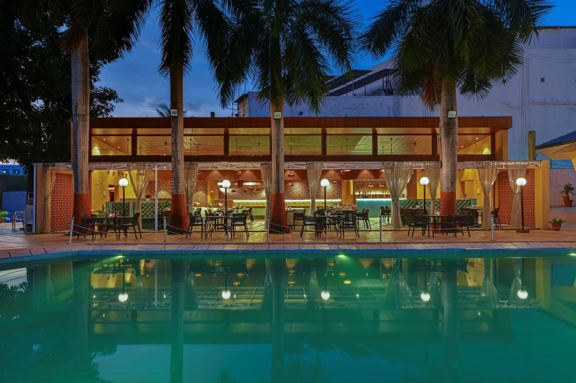 Quality Inn Regency, Nashik Buitenkant foto