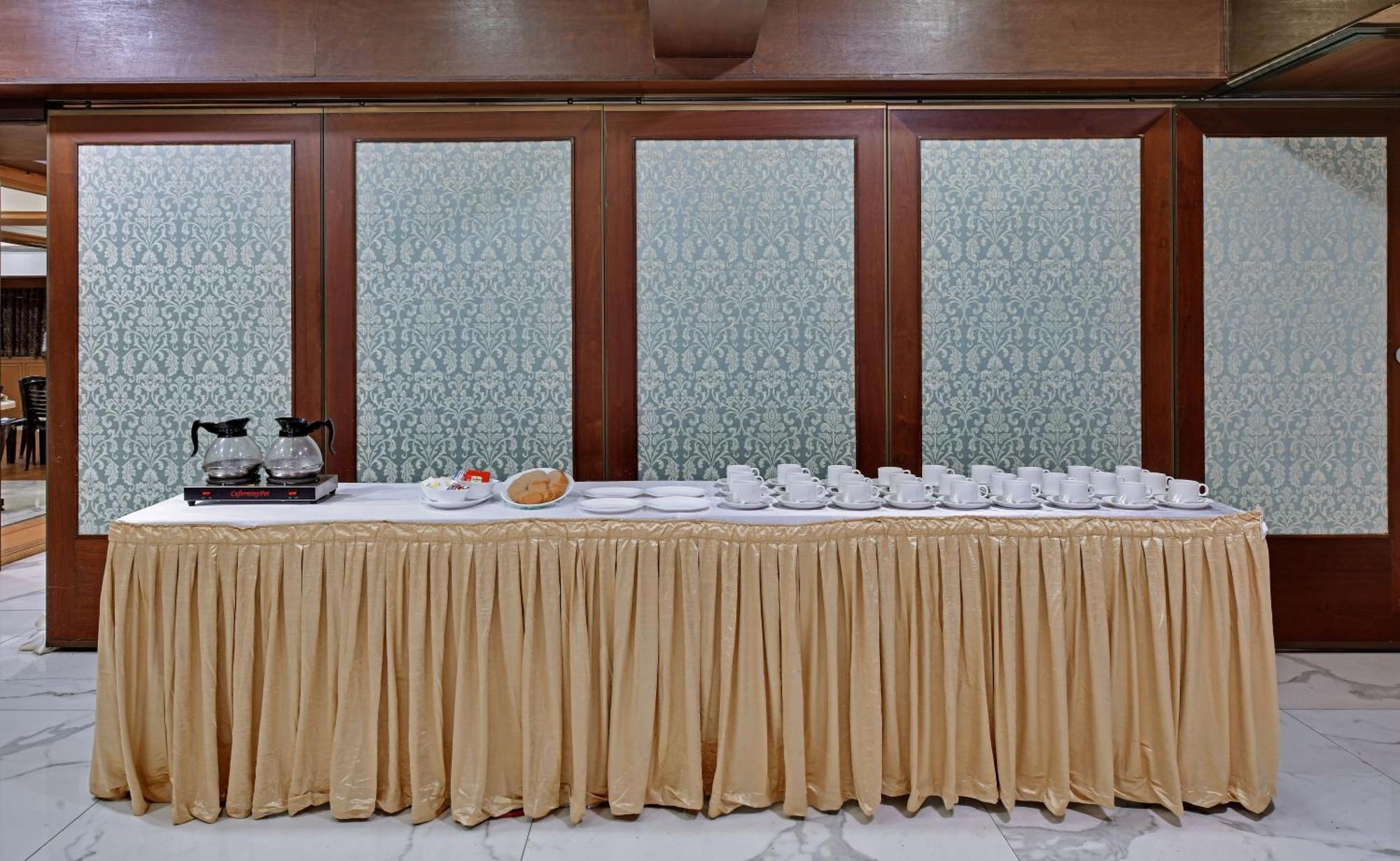Quality Inn Regency, Nashik Buitenkant foto
