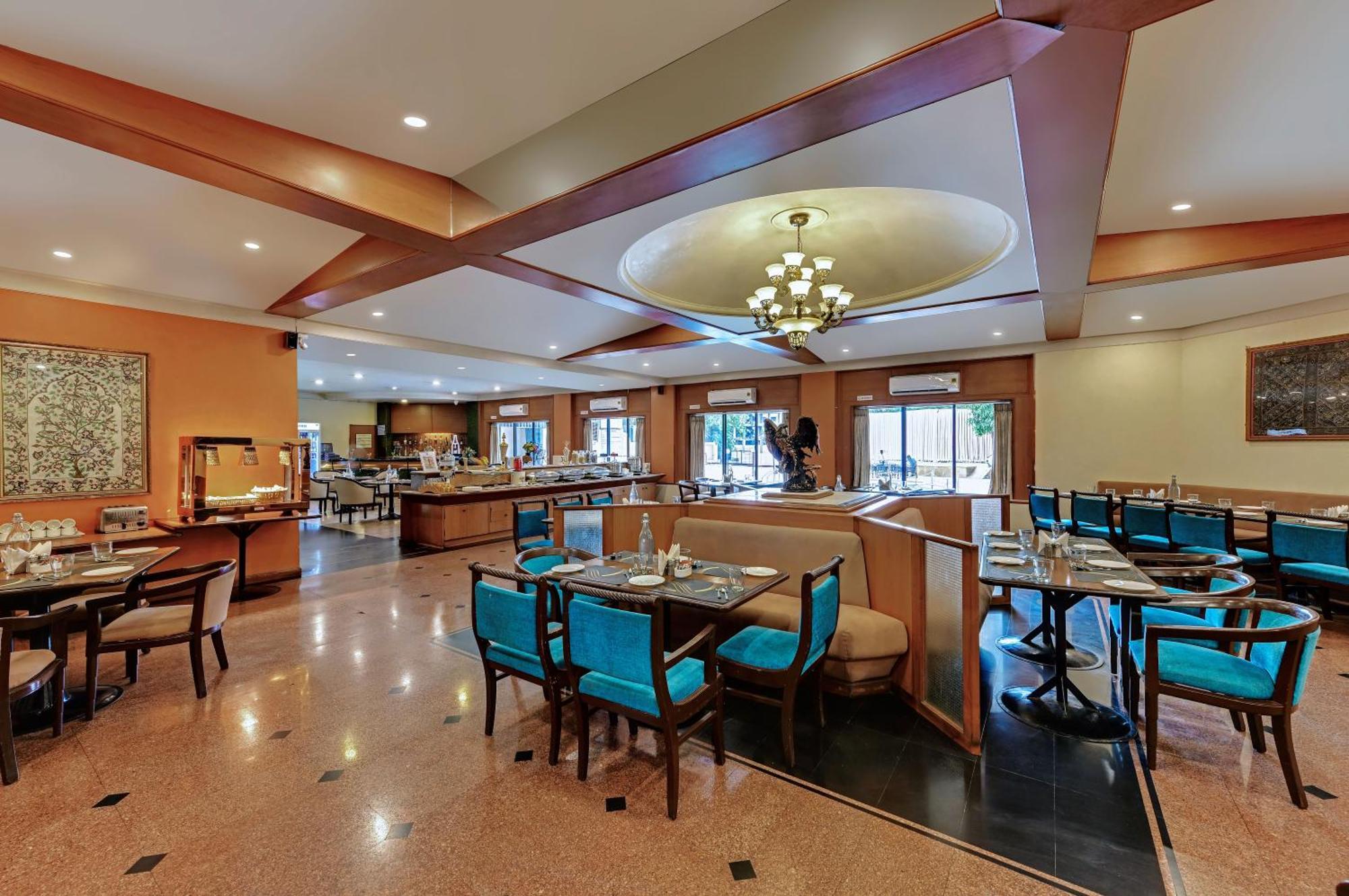 Quality Inn Regency, Nashik Buitenkant foto