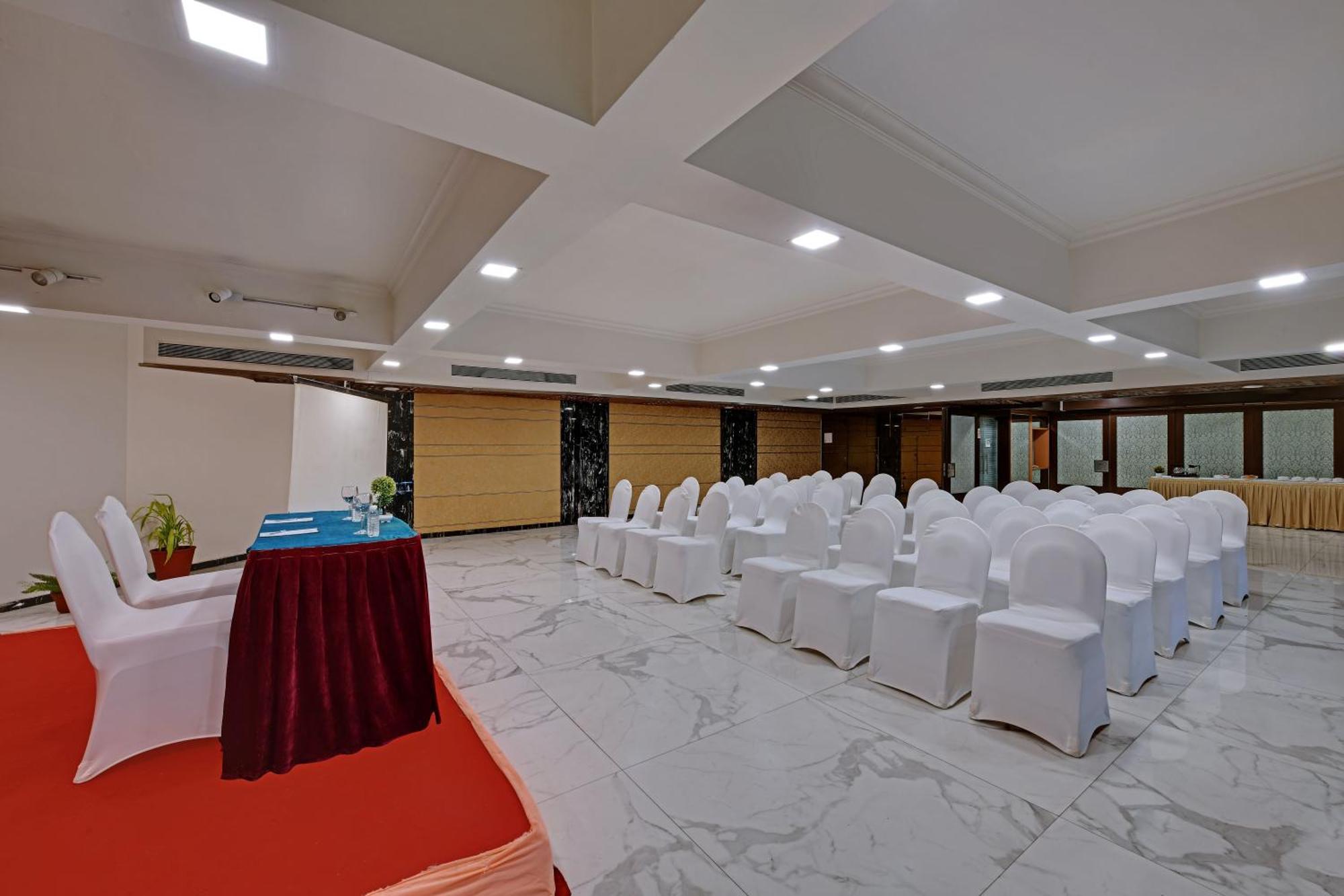 Quality Inn Regency, Nashik Buitenkant foto