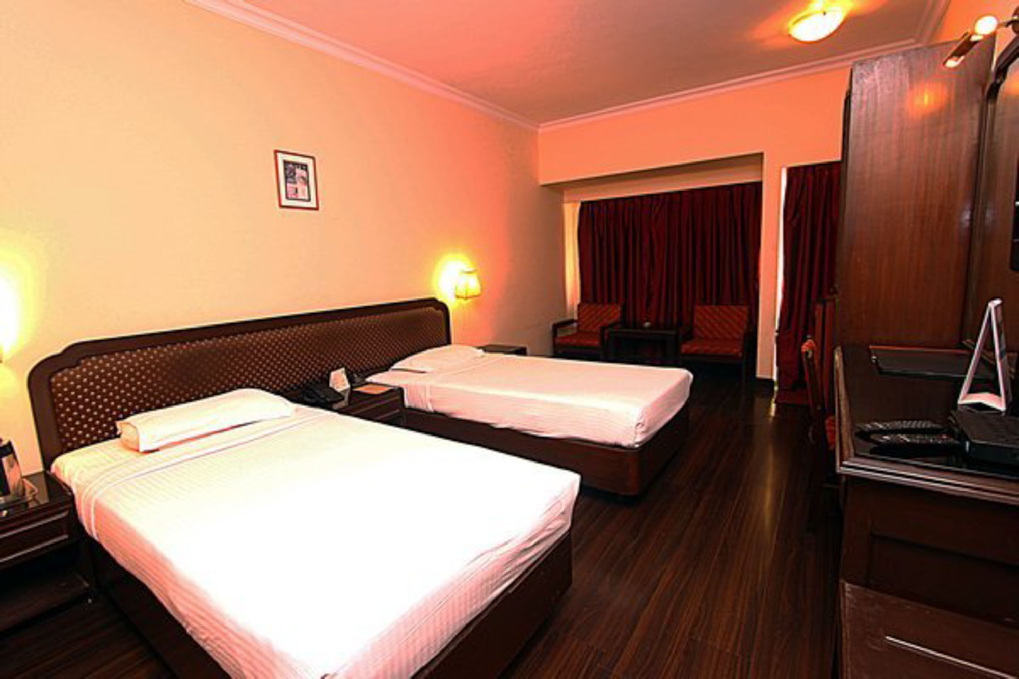 Quality Inn Regency, Nashik Buitenkant foto